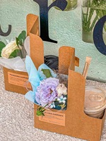 Vente en gros Boîte-cadeau personnalisée pour café et fleurs Porte-papier kraft portable recyclable