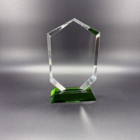 Fournisseurs de trophées : Offre Spéciale – Trophées en verre vierges, boucliers et trophées en cristal personnalisables pour gravure laser