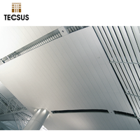 Plafonds en aluminium de haute qualité, en forme de C, en métal, dalles de plafond en aluminium, plafonds linéaires en bois, baffles en aluminium