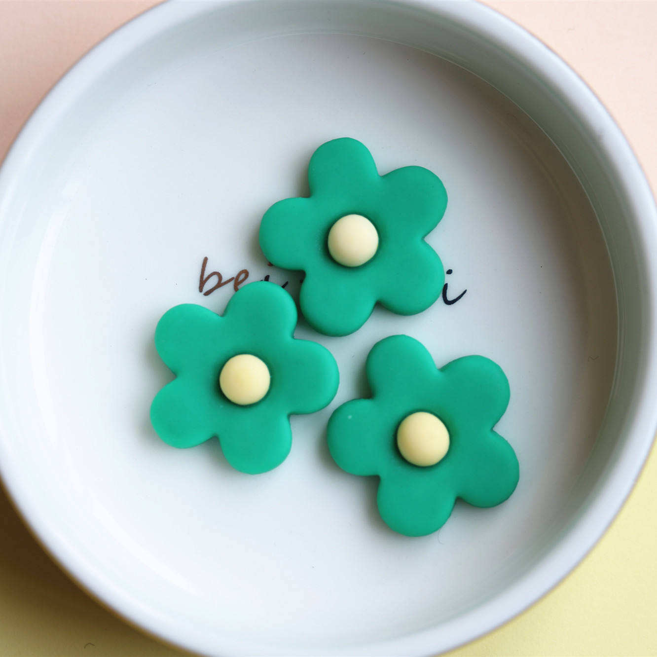 สีเขียว