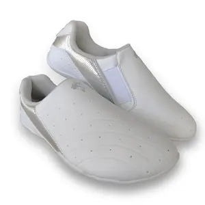 Sample free shipping Woosung low price sports shoes child cheap karate taekwondo shoes for sale