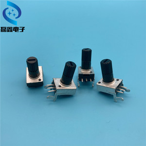 Potenciómetro Rotatorio Rv093 de 9mm, de Una Sola Vía, con Patas Rectas y Perilla Moleteada Negra para Dispositivos Electrónicos - Product Image 1