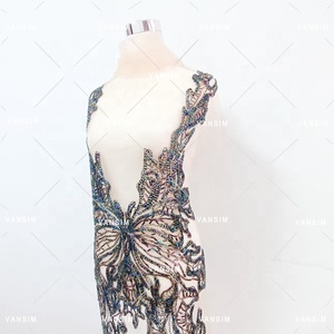 Corpetto di appliques di strass farfalla di design caldo di cristallo da sposa di fascia alta per abito da sposa di lusso - Product Image 3