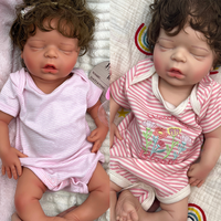 45cm Kuschelige Silikon-Reborn-Puppe mit Weicher Haut und Lockigem Haar - Süßes Baby für Emotionale Begleitung & Unterstützung der Mentalen Gesundheit