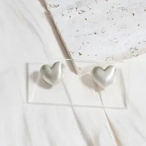 Heart decor clip on earrings new hot sale fashion jewelry silver plating for women heart shape cute style stud earring