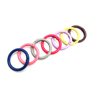YYX 33MM porte à ressort joint torique rose mousqueton rond mousqueton rond porte à ressort en métal anneau ouvert pour sac - Product Image 4