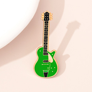 Alla moda in metallo dorato spilla per chitarra per spilla inciso per concerto regalo distintivo con stampa digitale nota per gli amanti della musica - Product Image 6