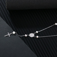 Délicat collier religieux catholique chrétien pour femme, avec chapelet de la Vierge Marie, plaqué or 18 carats, perles d'eau douce et acier inoxydable