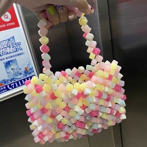 ลูกปัดอะคริลิคทรงสี่เหลี่ยม 6 มม. สีพาสเทล สำหรับทำเครื่องประดับ DIY - Product Image 3
