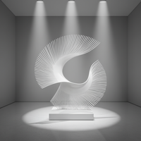 Sculpture personnalisée en acier inoxydable 304 de grande taille, finition blanc mat, design en spirale torsadée pour logo de paysage urbain moderne