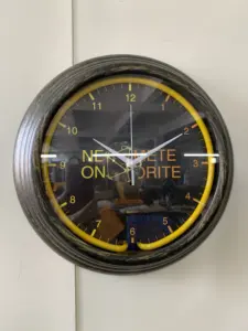 Marco de plástico antiguo negro de 15 pulgadas, diseño personalizado, luz de neón, reloj de pared