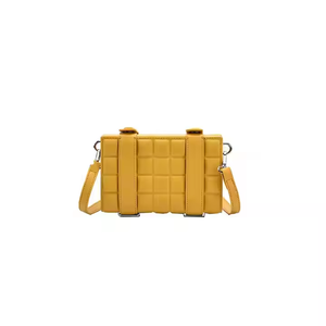 Sac à bandoulière de luxe tendance en cuir PU pour femme avec fermeture éclair, motif étoile et logo personnalisé - Product Image 6