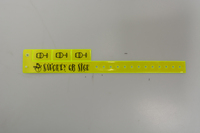 Bracelet en PVC en forme de L GJ-6070-2 professionnel en gros avec 2 onglets pour les festivals et les activités
