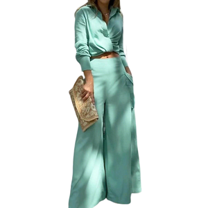 Set da Donna Personalizzato OEM: Top Corto Bianco con Scollo a V e Maniche Lunghe, Pantaloni a Gamba Larga a Vita Alta, Stile Casual Chic - Product Image 2