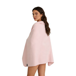 Serviette <span class=keywords><strong>de</strong></span> <span class=keywords><strong>plage</strong></span> en microfibre rose clair sans sable, bordure découpée au laser, 200 g/m², vente en gros, serviette <span class=keywords><strong>de</strong></span> <span class=keywords><strong>plage</strong></span> ultra fine, prête à être expédiée - Product Image 1