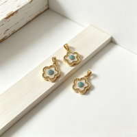 Pendentifs en laiton en forme de fleur, breloques plaquées or/rhodium avec strass turquoise pour bracelet DIY, accessoires de bijoux élégants pour le quotidien