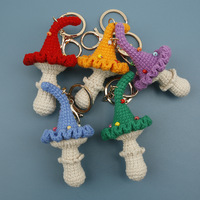 Porte-clés unique en forme de champignon au crochet, breloque pour sac, pendentif en fil tricoté, figurine de champignon en crochet
