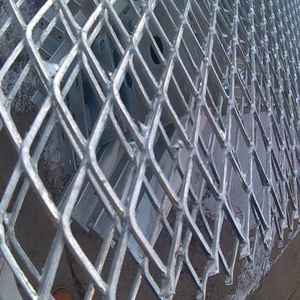 Grillage métallique perforé en alliage d'aluminium pour protection de machines lourdes, personnalisable avec une bonne ventilation et une résistance à la rouille - Product Image 2