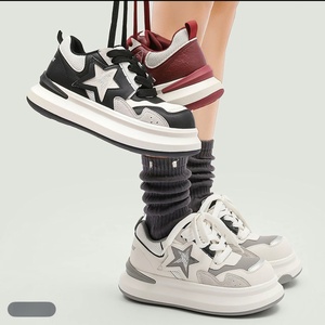 Zapatillas deportivas retro para mujer al por mayor, con <span class=keywords><strong>plataforma</strong></span> gruesa de EVA suave, de malla, con cordones, para caminar y uso casual. - Product Image 1
