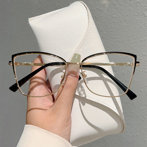Nouveau Style, Lunettes Métal Carrées Minimalistes Haut de Gamme Photochromiques Anti-Lumière Bleue, Lunettes Polyvalentes pour Femmes - Product Image 4