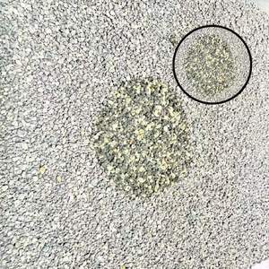 Litière pour chat en bentonite concassée et charbon actif, faible teneur en poussière, haute absorption, agglomération rapide, vente en gros OEM/ODM - Product Image 2