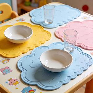 Set de table en silicone sans BPA en forme de nuage, antidérapant, pour bébés et enfants, pour la table à manger - Product Image 3