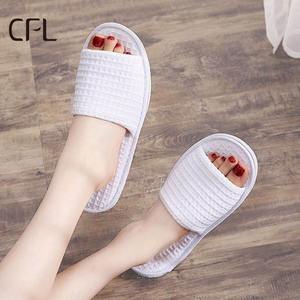 Venta al por mayor de alta calidad logotipo personalizado un uso cómodo gofre <span class=keywords><strong>Hotel</strong></span> zapatillas punta abierta para <span class=keywords><strong>Marriott</strong></span> - Product Image 4