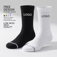 Chaussettes Crew tricotées avec logo personnalisé de conception libre Chaussettes de gym unisexes Street Wear dessinées à la main