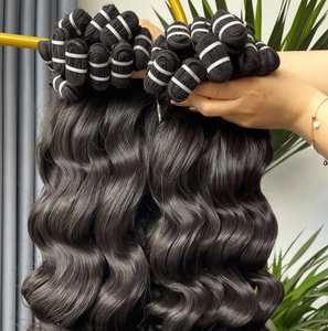 Lots de Cheveux Indiens Vierges Bruts Non Transformés 100% Naturels, Ondulés Profonds, Durables et Intactes - Product Image 3