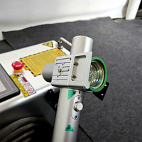 Machine de nettoyage au laser pulsé industrielle 300W, portable, à fibre optique, pour enlever la rouille et la peinture sur les moules, les navires, l'acier et les pièces automobiles