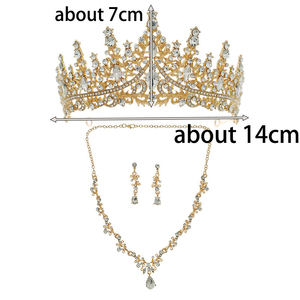 Ensemble de trois pièces de luxe coréen vintage pour femme : boucles d'oreilles en cristal, accessoires de coiffure de mariée scintillants et couronne en strass - Product Image 6