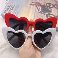 Lunettes de soleil pour enterrement de vie de jeune fille, décoration de fête de mariage, fournitures pour fête de fiançailles, cadeau pour la future mariée, demoiselle d'honneur, lunettes en forme de cœur
