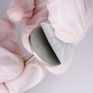 قرص صنفرة 25 من إيفا 50 باللون الأخضر من الألومنيوم لإزالة الكالس والباديكير - Product Image 4