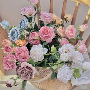 Rose artificielle rétro faite à la main à trois têtes avec bords brûlés pour accessoires de photographie, mariage, Thanksgiving, décoration d'hôtel (vente en gros) - Product Image 3