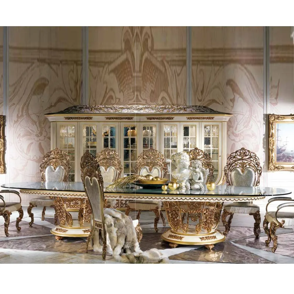 ヨーロッパのエレガントな宮殿のダイニングルームの家具12脚の椅子が付いている木彫りのダイニングテーブルセット