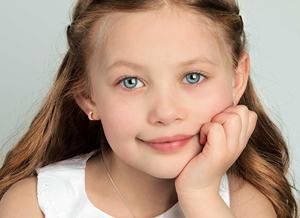 أقراط أطفال جديدة عالية الجودة من النحاس الفاخر المطلي بالذهب عيار 18 قيراط، مرصعة بالزركون المكعب الوردي بقطع الأميرة - Product Image 4