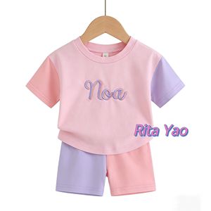Set Personalizzato per Bambini con T-Shirt Ricamata e Pantaloncini Colorati, Completo Sportivo in Cotone per Bambine - Product Image 3