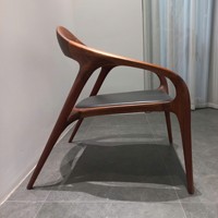 Fauteuil lounge en bois de noyer de qualité supérieure, accoudoirs incurvés, finition à grain ouvert, meubles élégants et luxueux pour la maison et l'hôtel PISANO