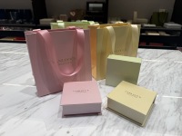 Coffret à bijoux de luxe personnalisé style livre avec miroir, emballage en papier recyclable satiné, sac cadeau pour boucles d'oreilles, bague