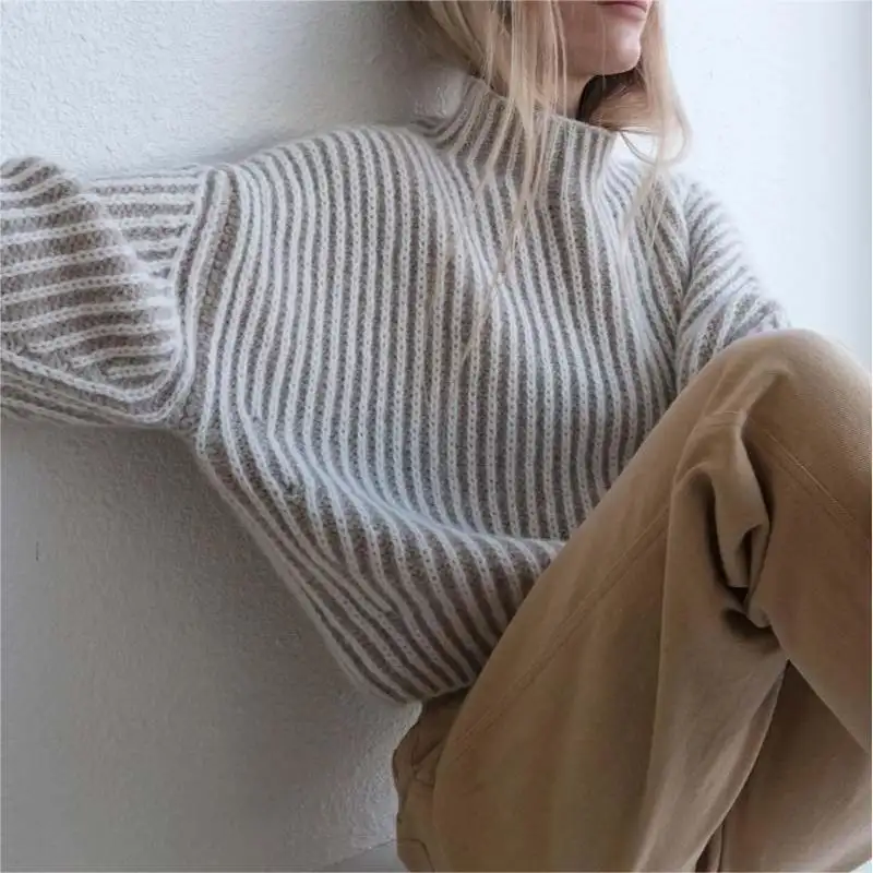 Fournisseur de tricots personnalisé 2024 nouveau tricot côtelé alpaga en forme de manches deux tons couleur pull à col roulé pour les femmes