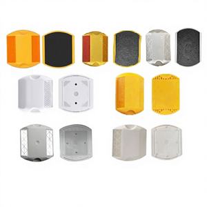 Piques réfléchissantes double face en plastique de 3 m, directement de l'usine, <span class=keywords><strong>pour</strong></span> marquage routier surélevé, signalisation routière, indice de protection IP06 - Product Image 5