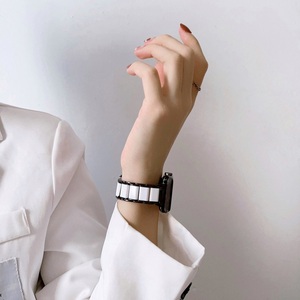 Pulsera de metal para mujer para <span class=keywords><strong>Apple</strong></span> <span class=keywords><strong>Watch</strong></span> Series 5 <span class=keywords><strong>6</strong></span> 7 8 40mm 44mm 38mm 42mm <span class=keywords><strong>acero</strong></span> <span class=keywords><strong>inoxidable</strong></span> + correa de reloj de resina - Product Image 5