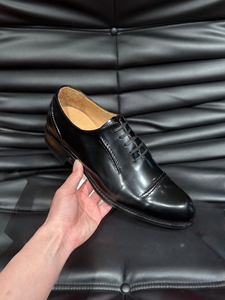 Zapatos de vestir para hombre hechos a mano y personalizados, elaborados con cuero, ideales para negocios, bodas y uso en la oficina. - Product Image 2