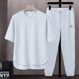 ชุดกีฬาสองชิ้นสำหรับผู้ชายเสื้อยืดแขนสั้นกางเกงลำลอง - Product Image 2