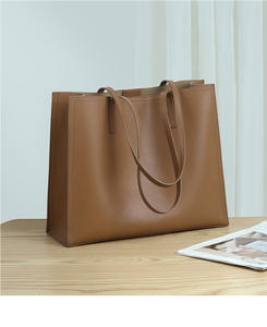 2025 nouveau sac fourre-tout simple de grande capacité plusieurs couleurs en cuir en option - Product Image 3