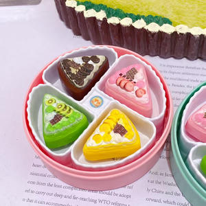 Bouton anti-stress en forme de gâteau, jouet rotatif à pression, ornement de bureau esthétique pour soulager l'ennui, pour adolescents de 15 ans et plus, unisexe - Product Image 6