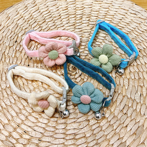 Collares de flores bonitos al por mayor de fábrica para gatos, perros pequeños, collares ajustables y pañuelos/lazos para gatitos y cachorros. - Product Image 5