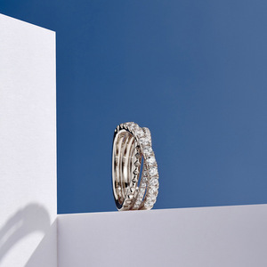 Anello a Tre Strati con Triplo Fascio Incrociato per Donne, Gioiello da Dito Delicato e Alla Moda - Product Image 3