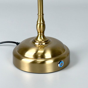 Portable Luxury <strong>Crystal</strong> Embellished Rechargeable <strong>Table</strong> <strong>Lamp</strong> New Design for Living Room &amp; Restaurant Flexible DC Power Supply - Product Image 5