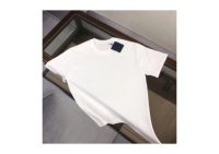Nouveau modèle de t-shirt imprimé unisexe, respirant et confortable, idéal pour les tenues décontractées quotidiennes et les tenues de bureau.
